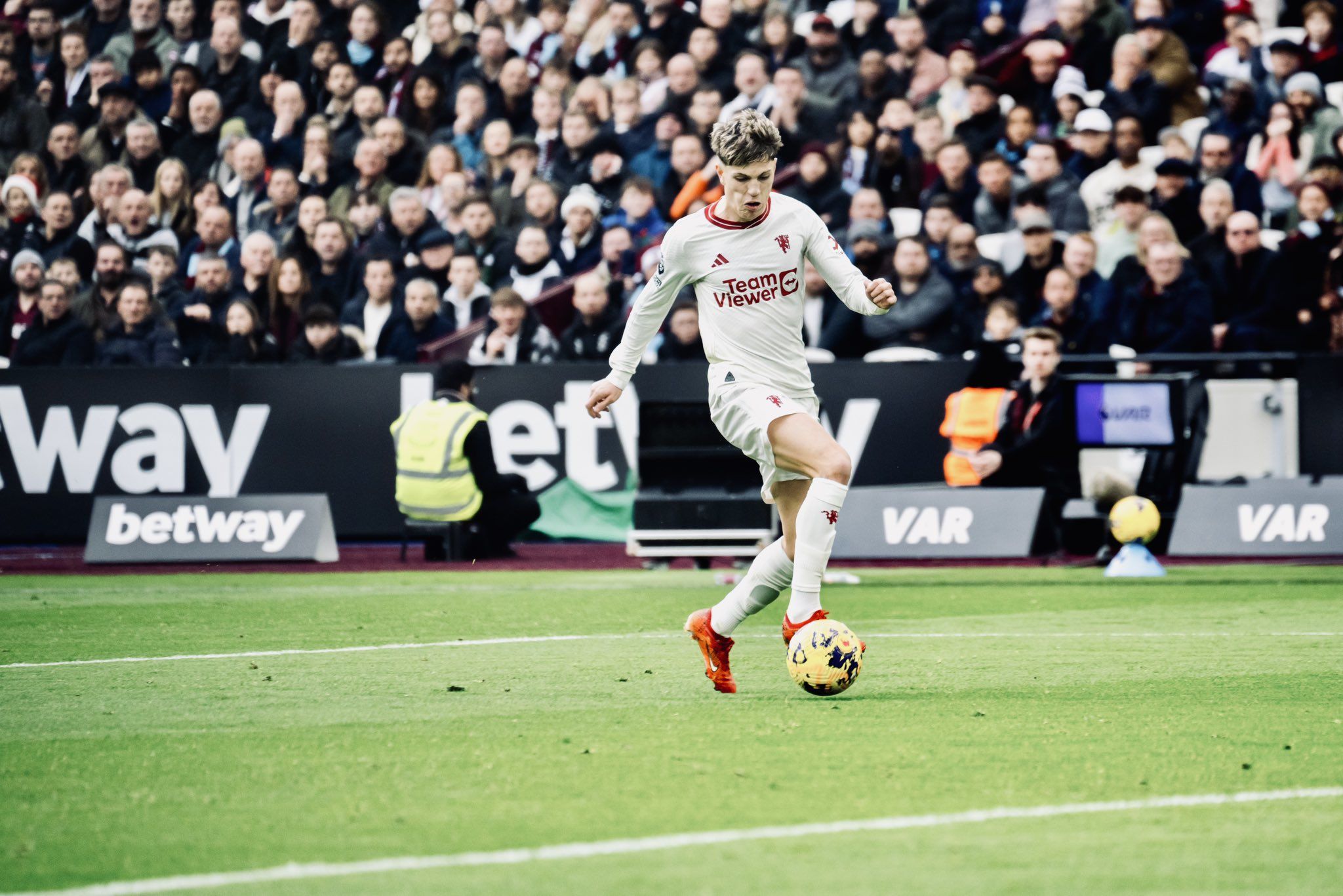 Manchester United vs. Tottenham. Pronóstico, Apuestas y Cuotas | 14 de enero de 2024