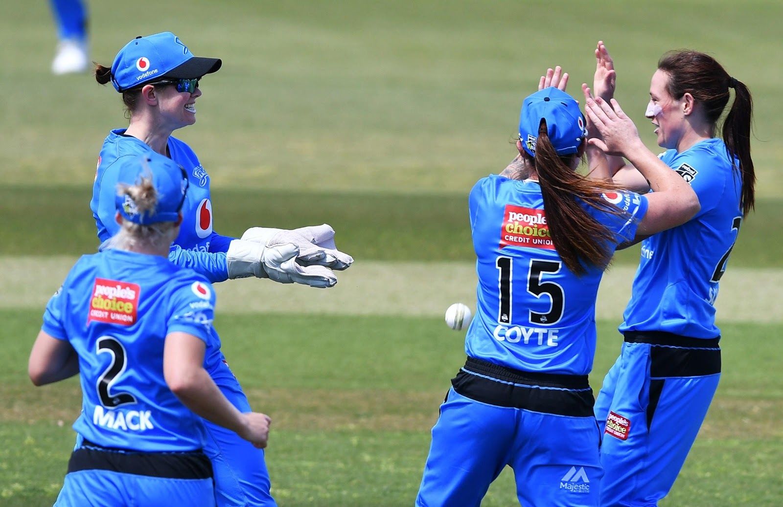 WBBL: Renegades to battle Strikers