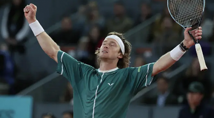 Taylor Fritz vs Andrey Rublev Pronóstico, Apuestas y Cuotas│3 de mayo de 2024