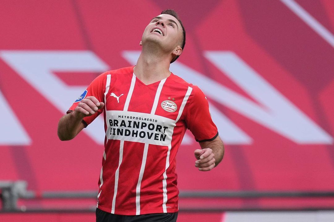 Playmaker Mario Gotze signs with Eintracht Frankfurt