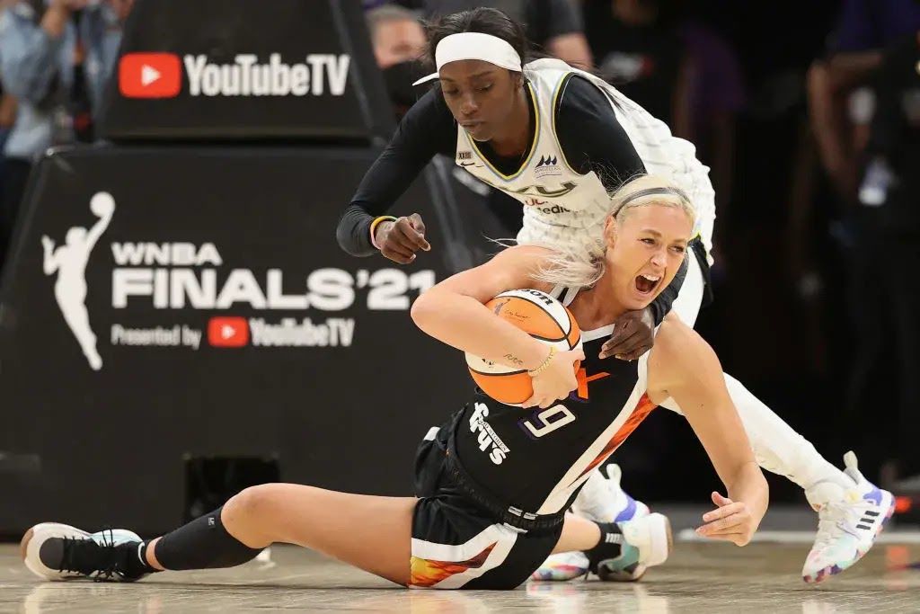WNBA Finals: Chicago Sky hosts Phoenix Mercury for Game 3