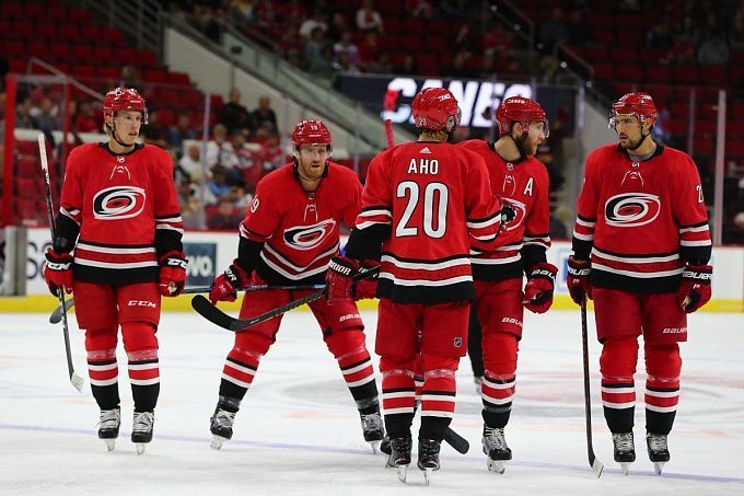 Toronto Maple Leafs vs Carolina Hurricanes Prediction, Betting Tips & Odds │8 FEBRUARY, 2022