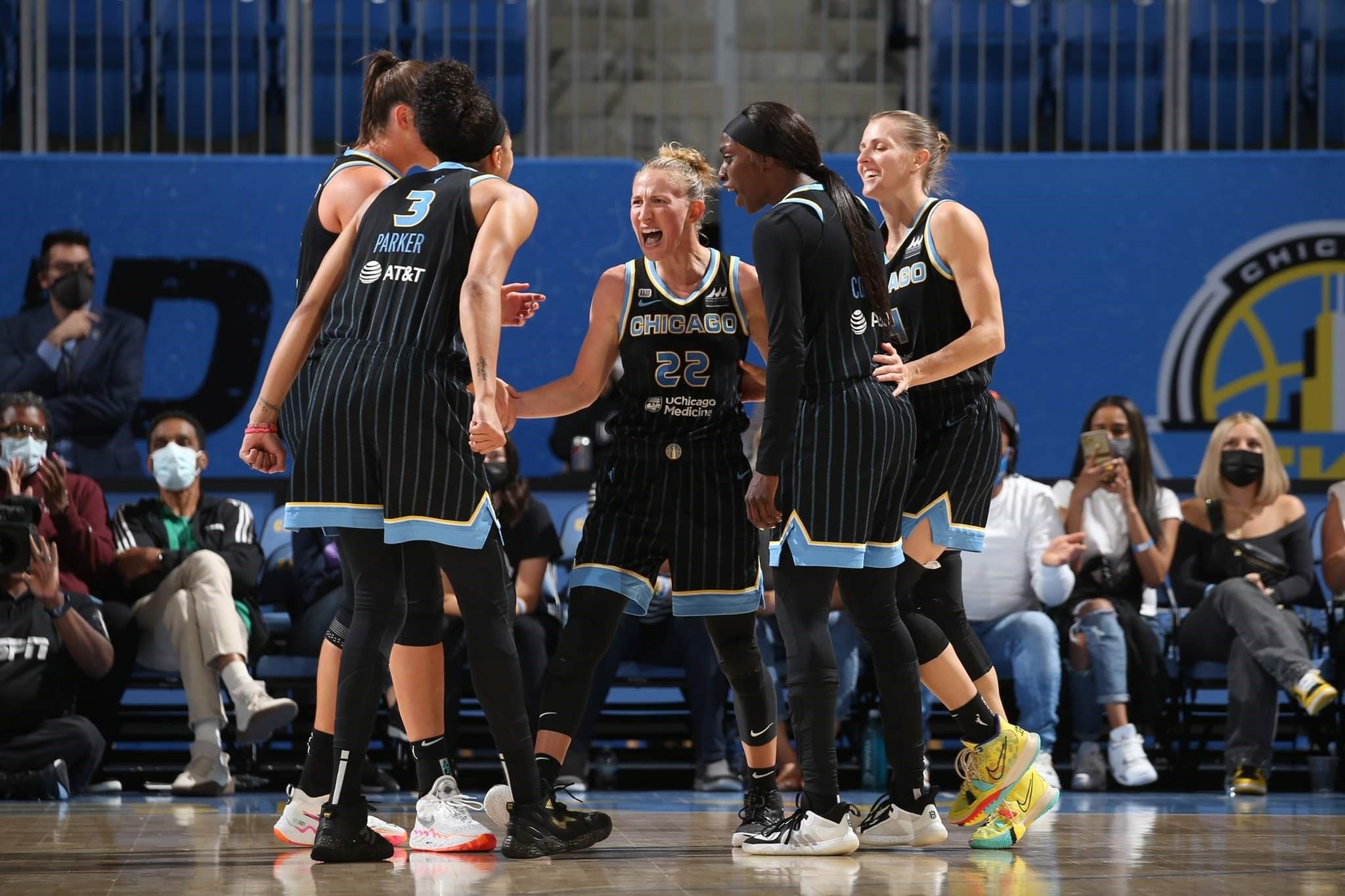 WNBA: Chicago Sky soars in elimination match versus Dallas Wings