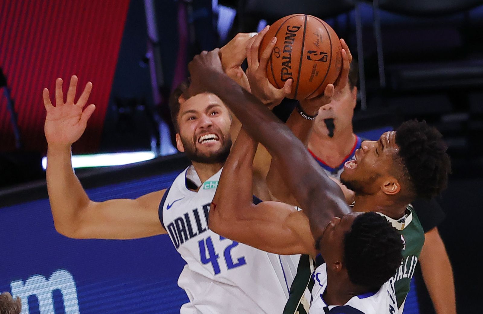 Milwaukee Bucks vs Dallas Mavericks Prediction, Betting Tips & Odds │28 NOVEMBER, 2022