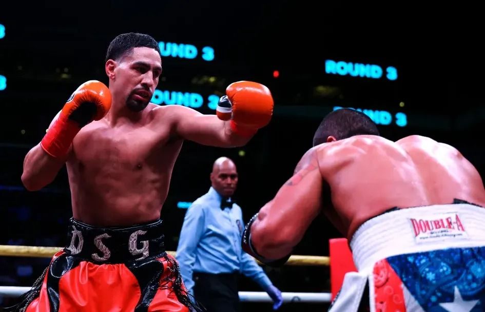 Former World Champion Danny Garcia Knocks Out Gonzalez and Retires