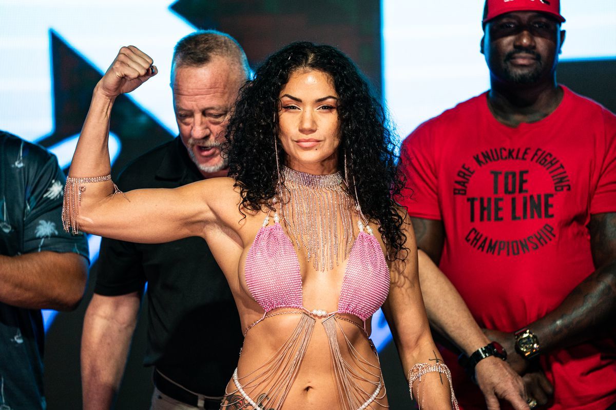 VIDEO: Former UFC fighter Gonzalez performs an erotic dance in her underwear