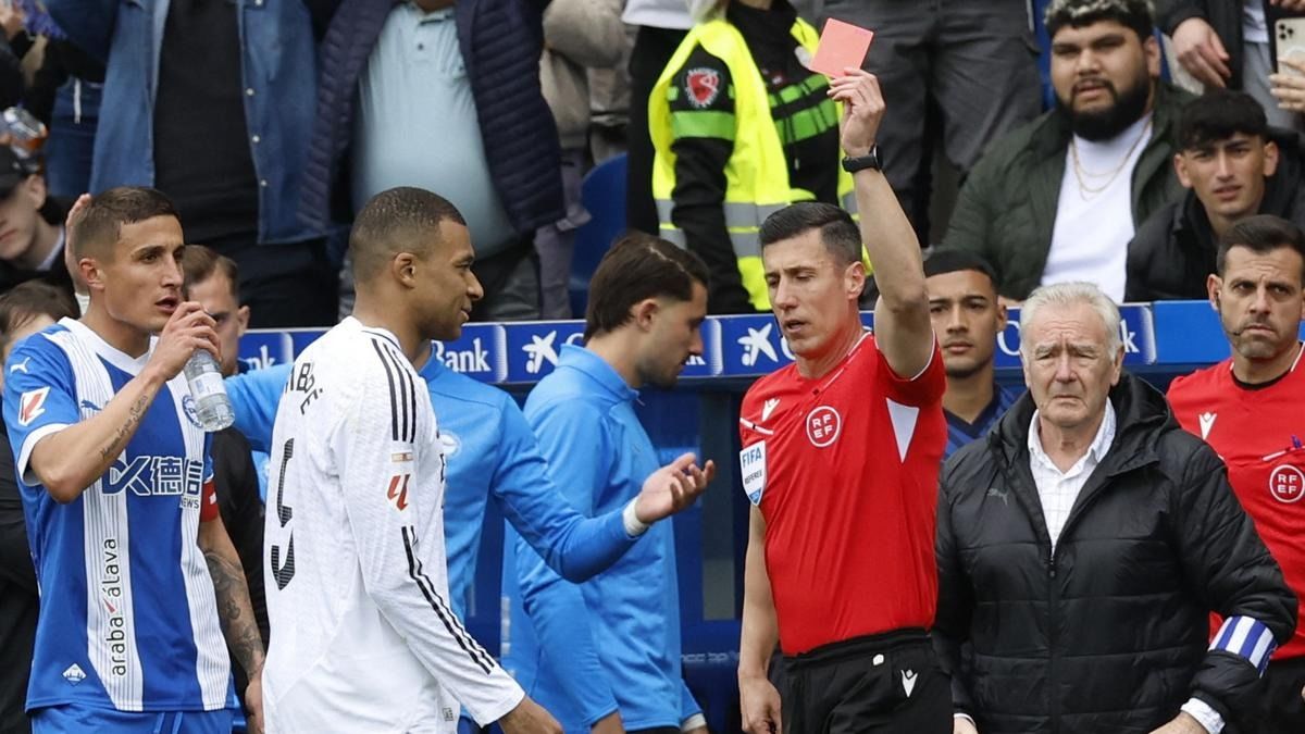 Mbappé Suspended for One Match After Red Card in Real Madrid’s Game Against Alavés