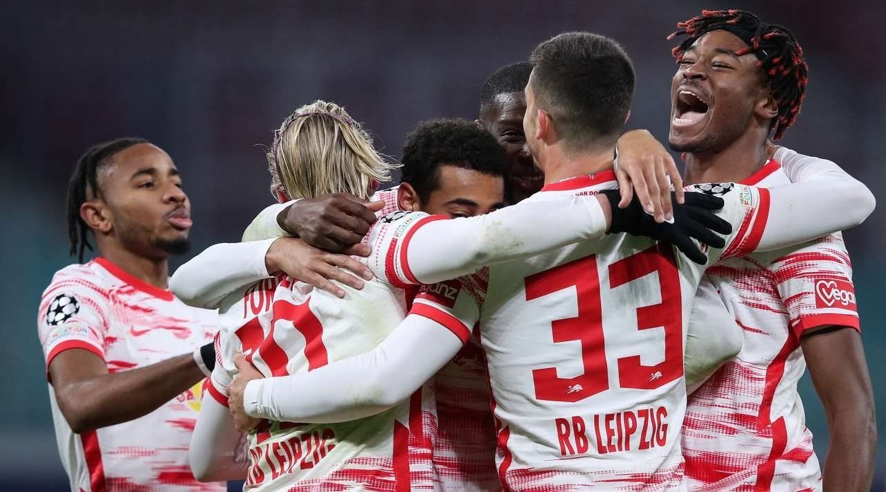 Augsburg vs Leipzig Prediction, Betting Tips & Odds │15 DECEMBER, 2021