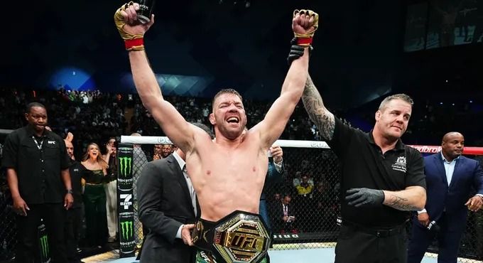 Dricus Du Plessis Responds to Islam Makhachev's Middleweight Title Challenge