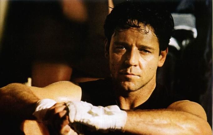Russell Crowe has become a boxer for his role. He was trained by Kostya Tszyu and Muhammad Ali's trainer
