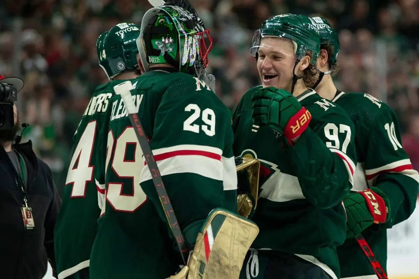 Arizona Coyotes vs Minnesota Wild Pronóstico, Apuestas y Cuotas│13 de Marzo de 2023