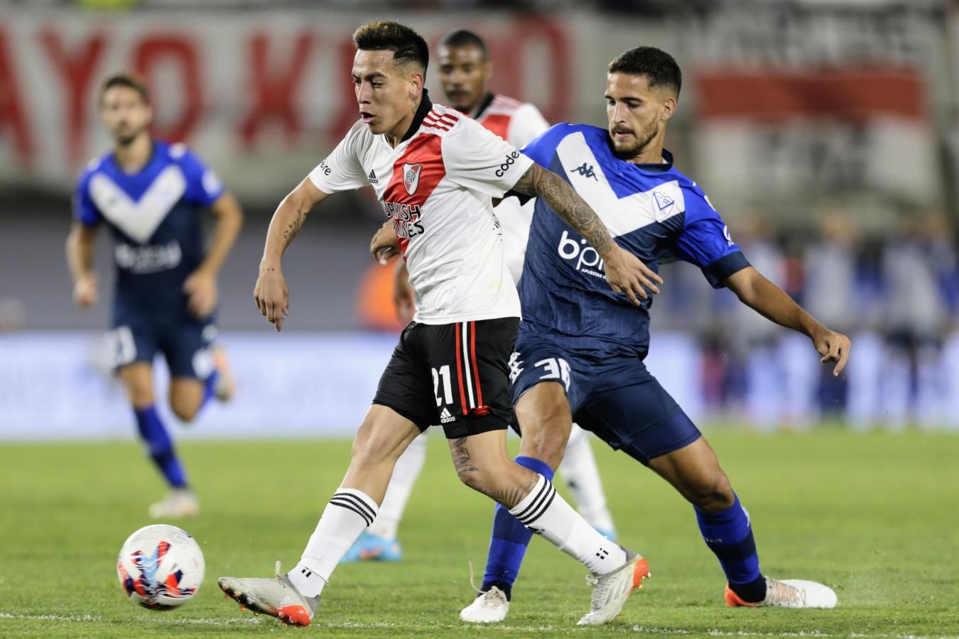River Plate vs. Vélez Sarsfield. Pronóstico, Apuestas y Cuotas│5 de febrero de 2024
