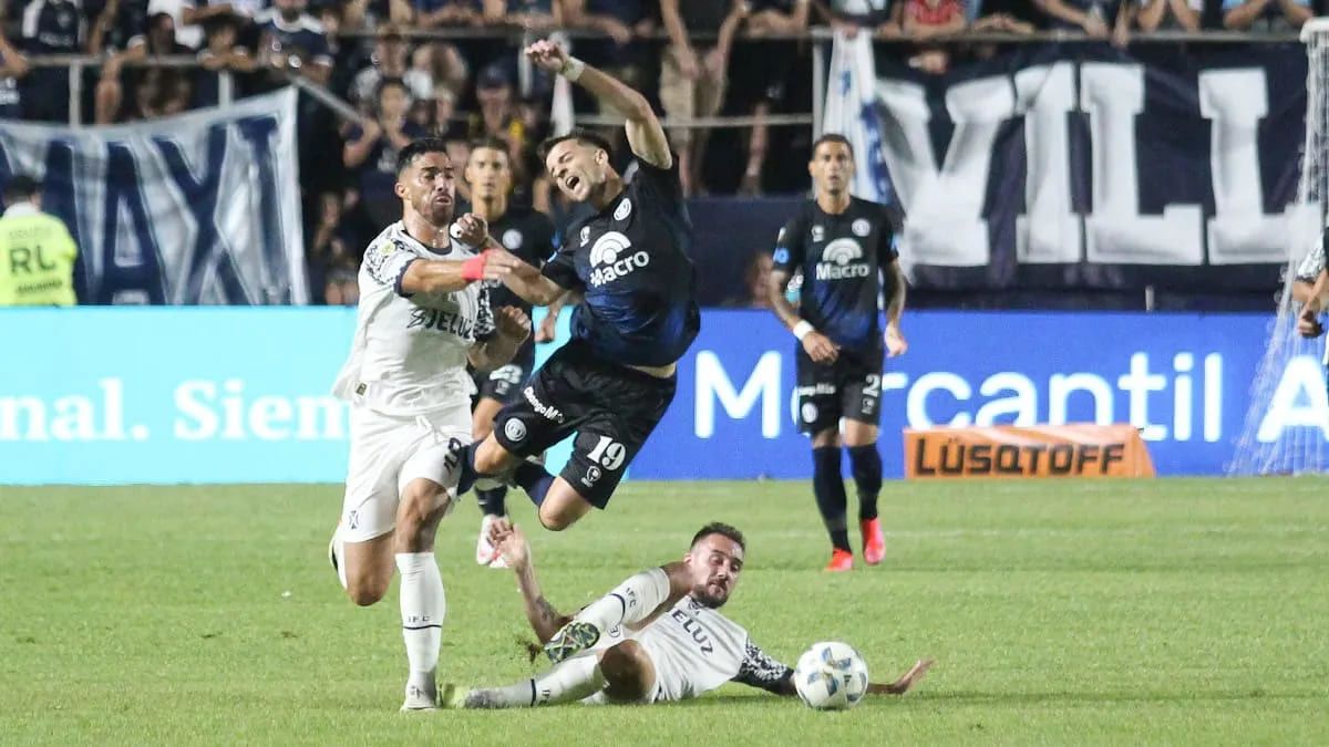 Independiente Rivadavia vs. Huracán. Pronostico, Apuestas y Cuotas│4 de febrero de 2024