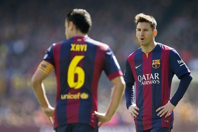 Según varios mensajes de texto, Xavi Hernández estaría intentando convencer a Messi de volver al Barça