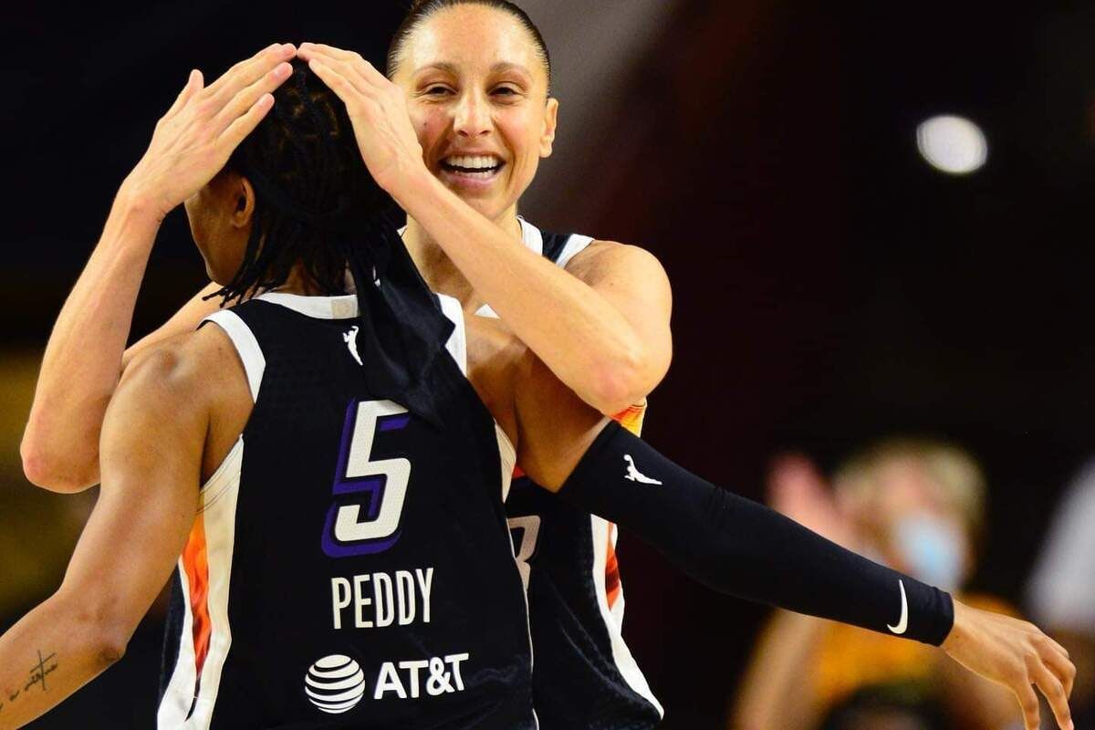 WNBA: Phoenix advances to finals after a thriller
