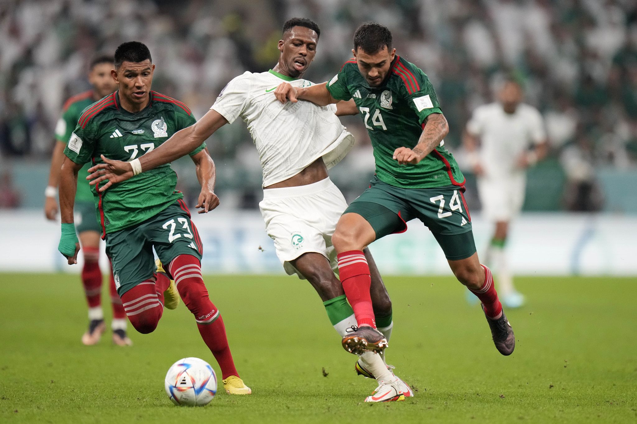 Mexico defeats Saudi Arabia 2-1 at 2022 World Cup, but does not make it out of the group