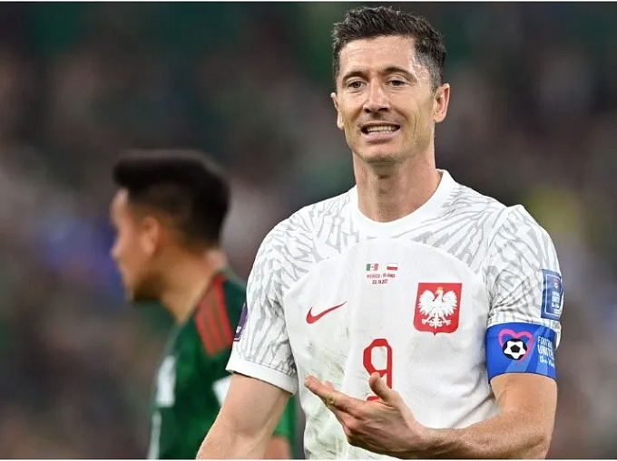 Former Arsenal striker Adebayor on Poland vs. Saudi Arabia: Lewandowski will try his best to score