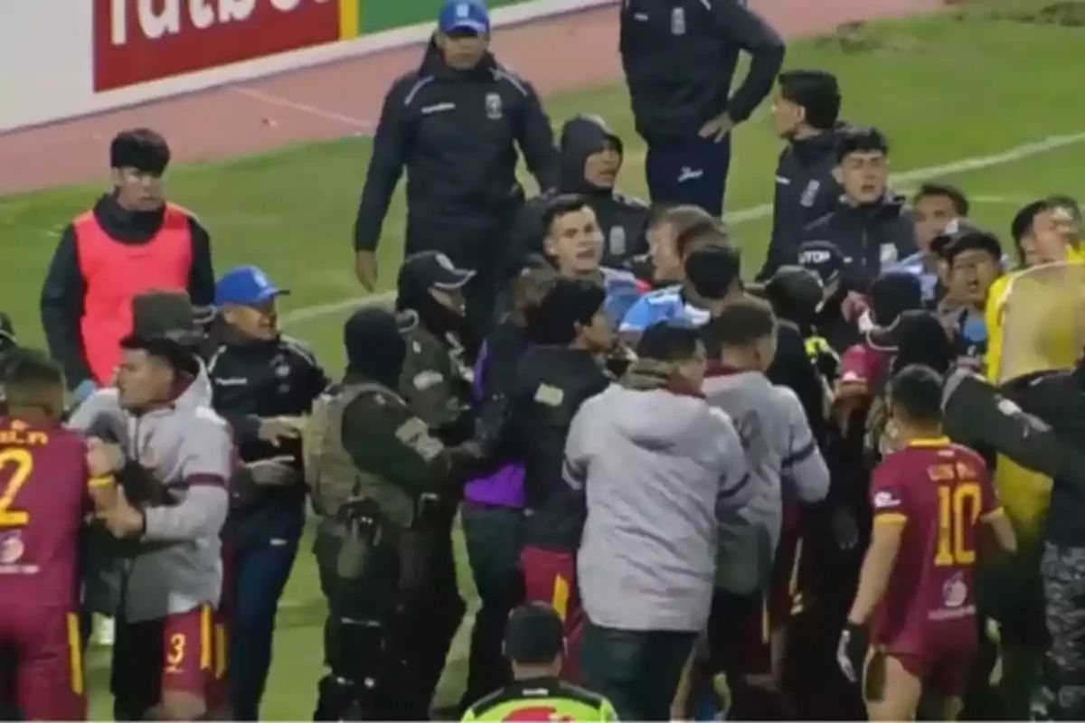 Mass Brawl in Bolivian Cup Match Ends with 17 Red Cards