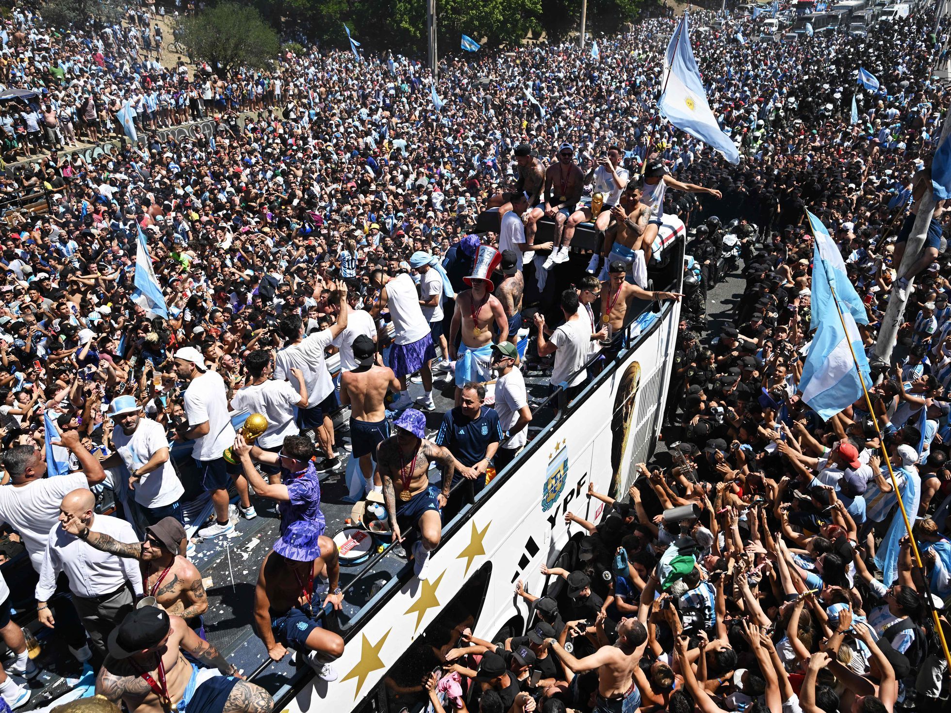 Más de cinco millones de personas recibieron a Leo Messi y sus compañeros en Buenos Aires