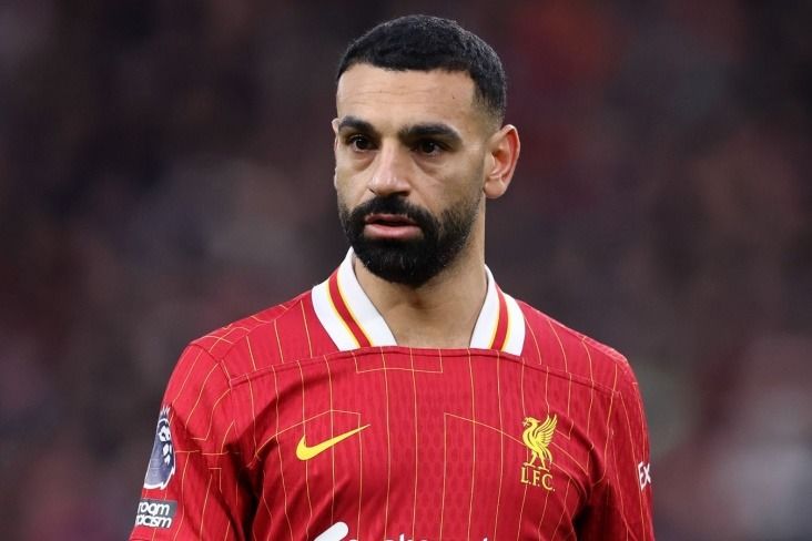 Manchester United Legend Rooney Harshly Criticizes Liverpool Forward Salah