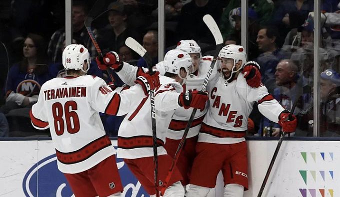 Carolina Hurricanes vs New York Islanders Pronóstico, Apuestas y Cuotas│23 de diciembre de 2023