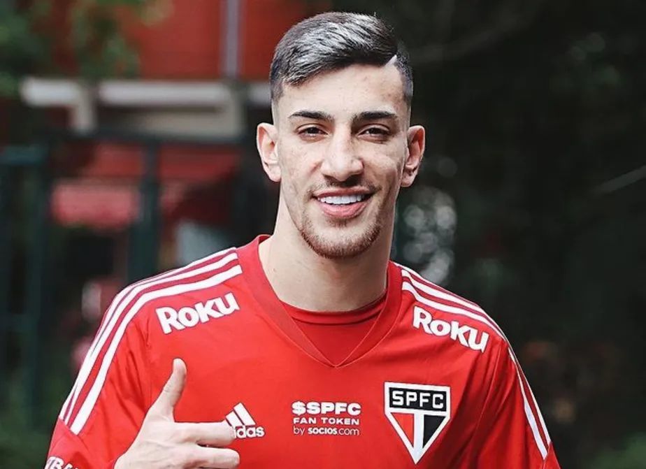 El São Paulo FC romperá acuerdo con el delantero Pedrinho tras nueva información sobre caso de violencia intrafamiliar 
