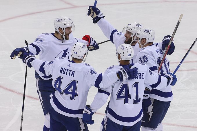 Tampa Bay Lightning vs Boston Bruins Predictions, Betting Tips & Odds │9 APRIL, 2022