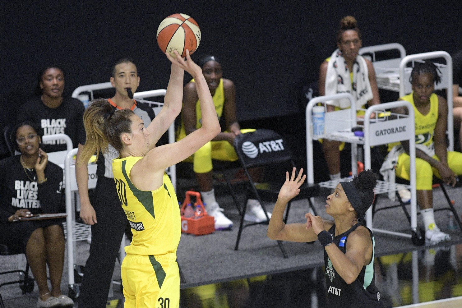 WNBA Summary: Breanna Stewart dominates, Aces win without Cambage