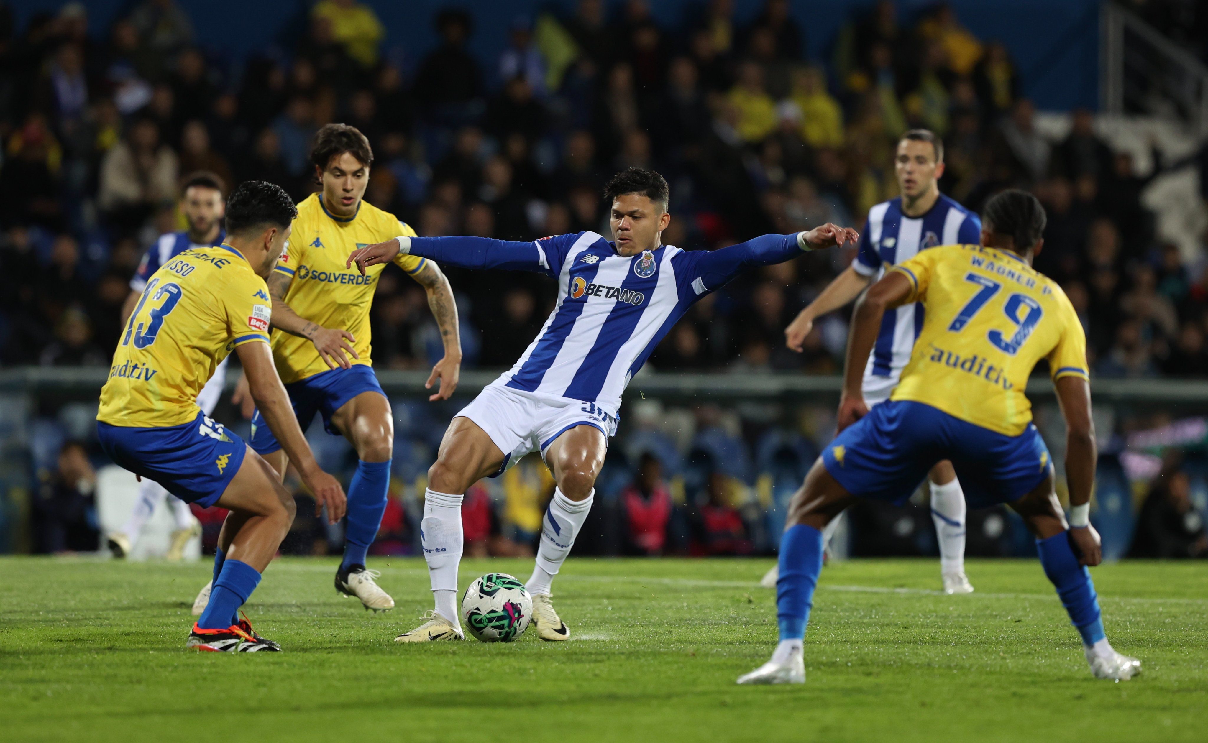 FC Porto vs Famalicao Prediction, Betting Tips & Odds | 13 APRIL, 2024