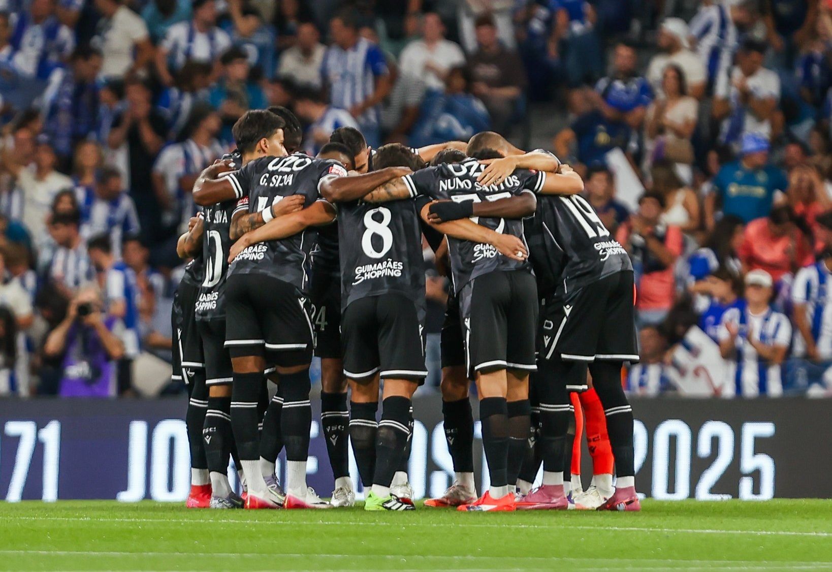 Vitoria de Guimaraes vs Estoril Praia: Prediction for the Match on August 15, 2025