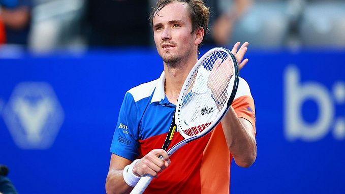 Roberto Bautista Agut vs Daniil Medvedev Prediction, Betting Tips & Odds │7 OCTOBER, 2022