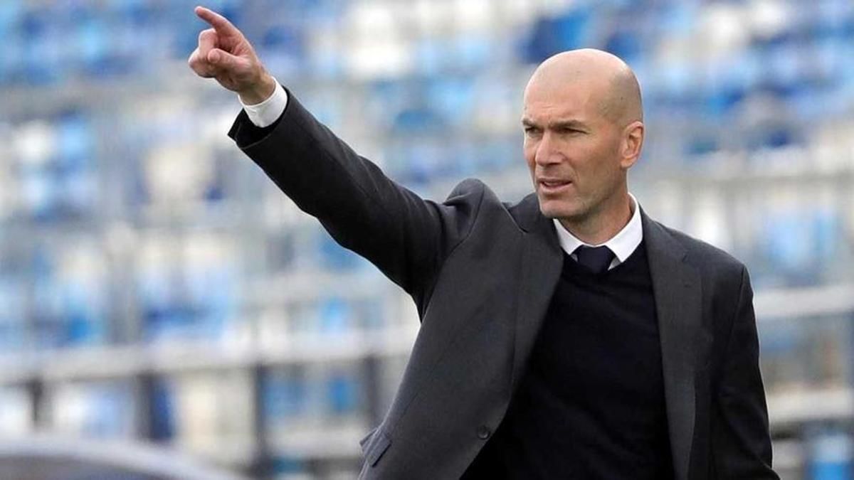 Zinedine Zidane abre la puerta al fútbol italiano
