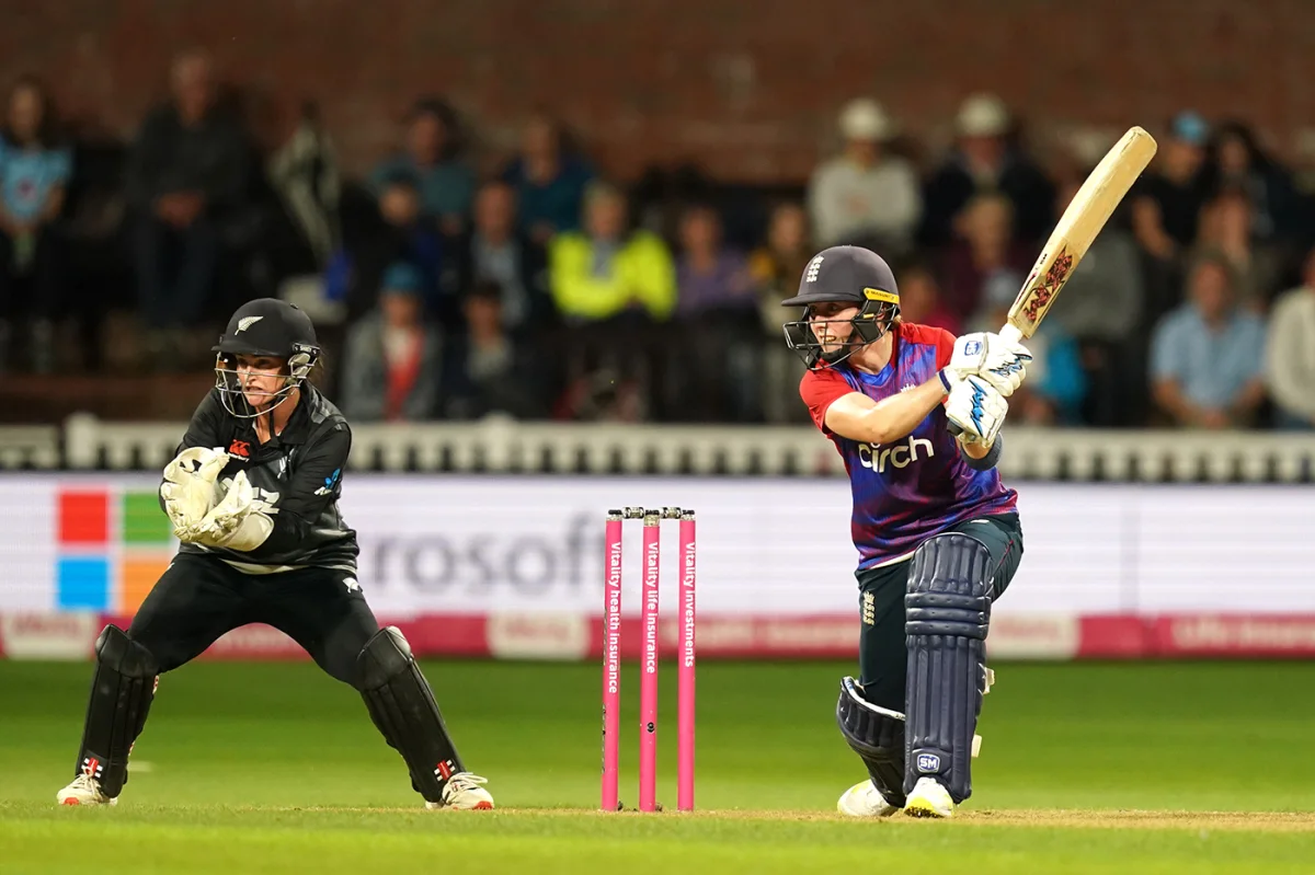 WT20: England women sneak past New Zealand in thriller