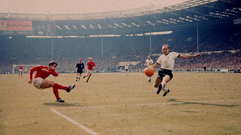 Former England and Liverpool striker Roger Hunt passes away
