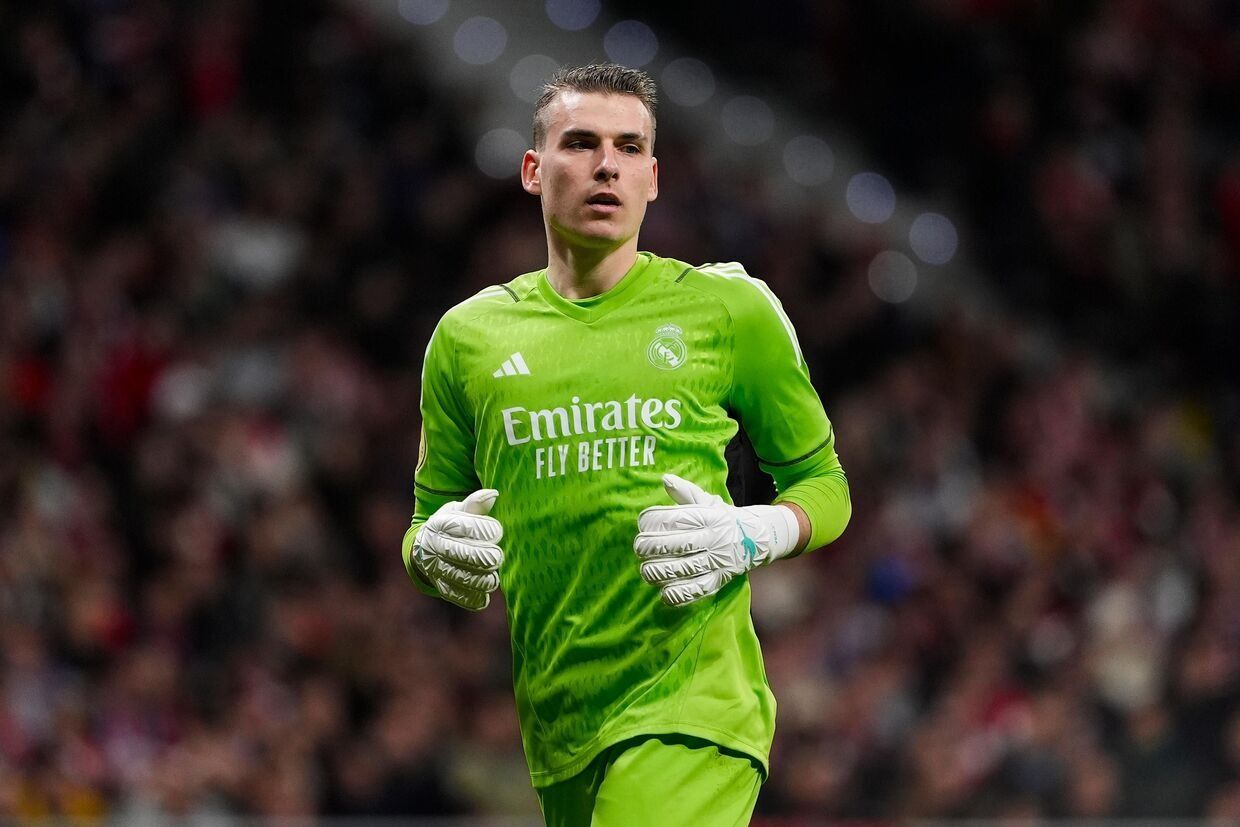 Real Madrid Goalkeeper Lunin May Continue Career at Tottenham