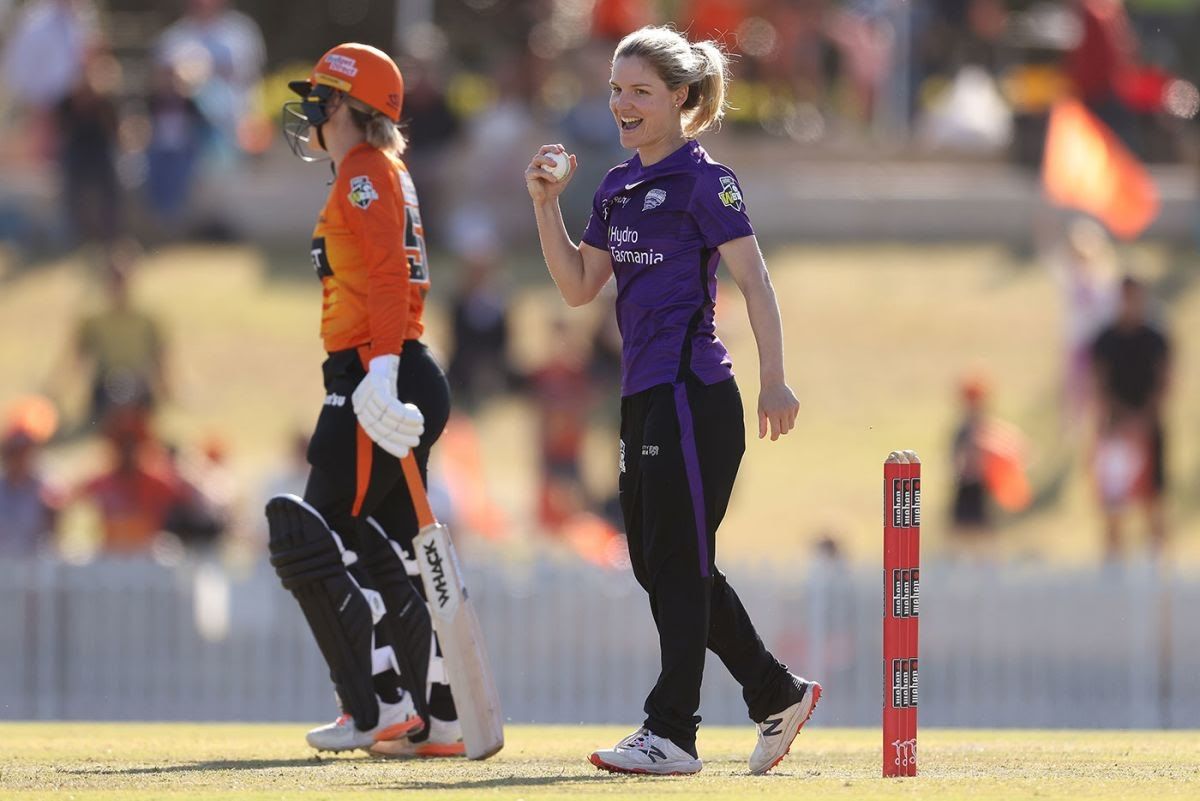 WBBL: Hurricanes win thriller versus Scorchers