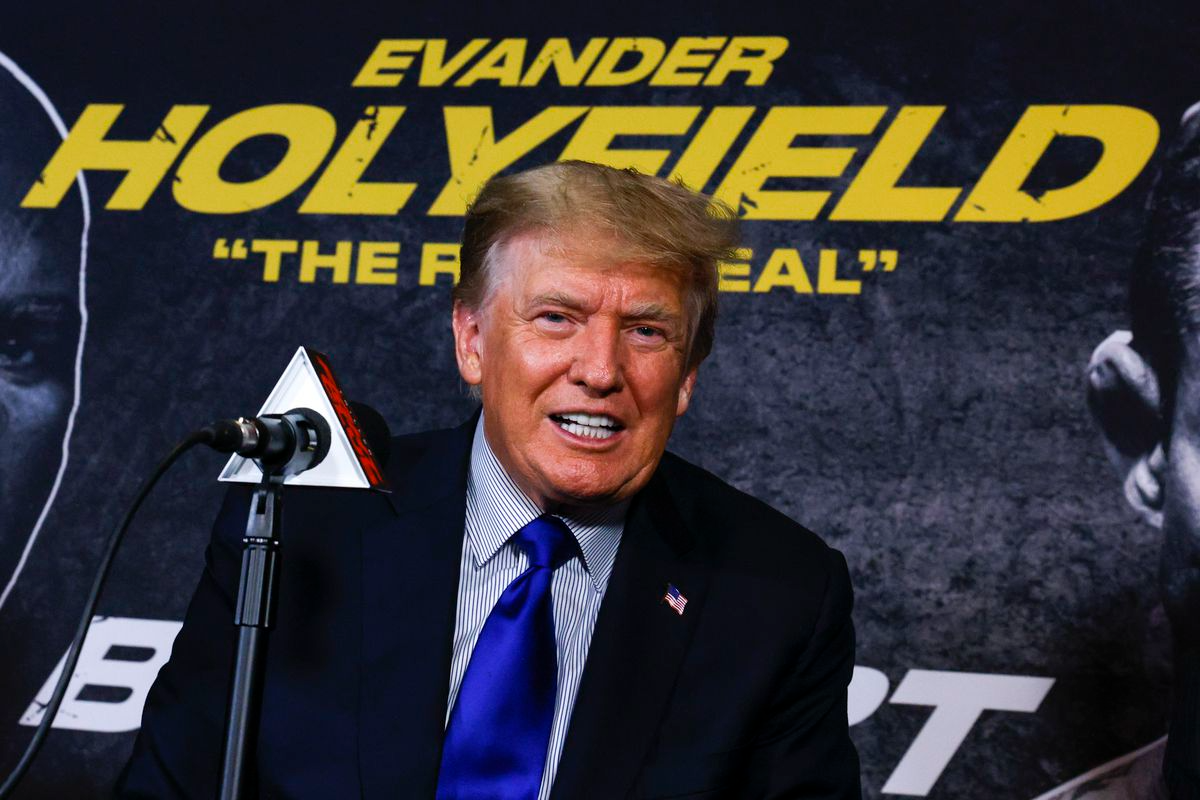 Donald Trump Earns $2.5 Million for Commenting Holyfield vs Belfort