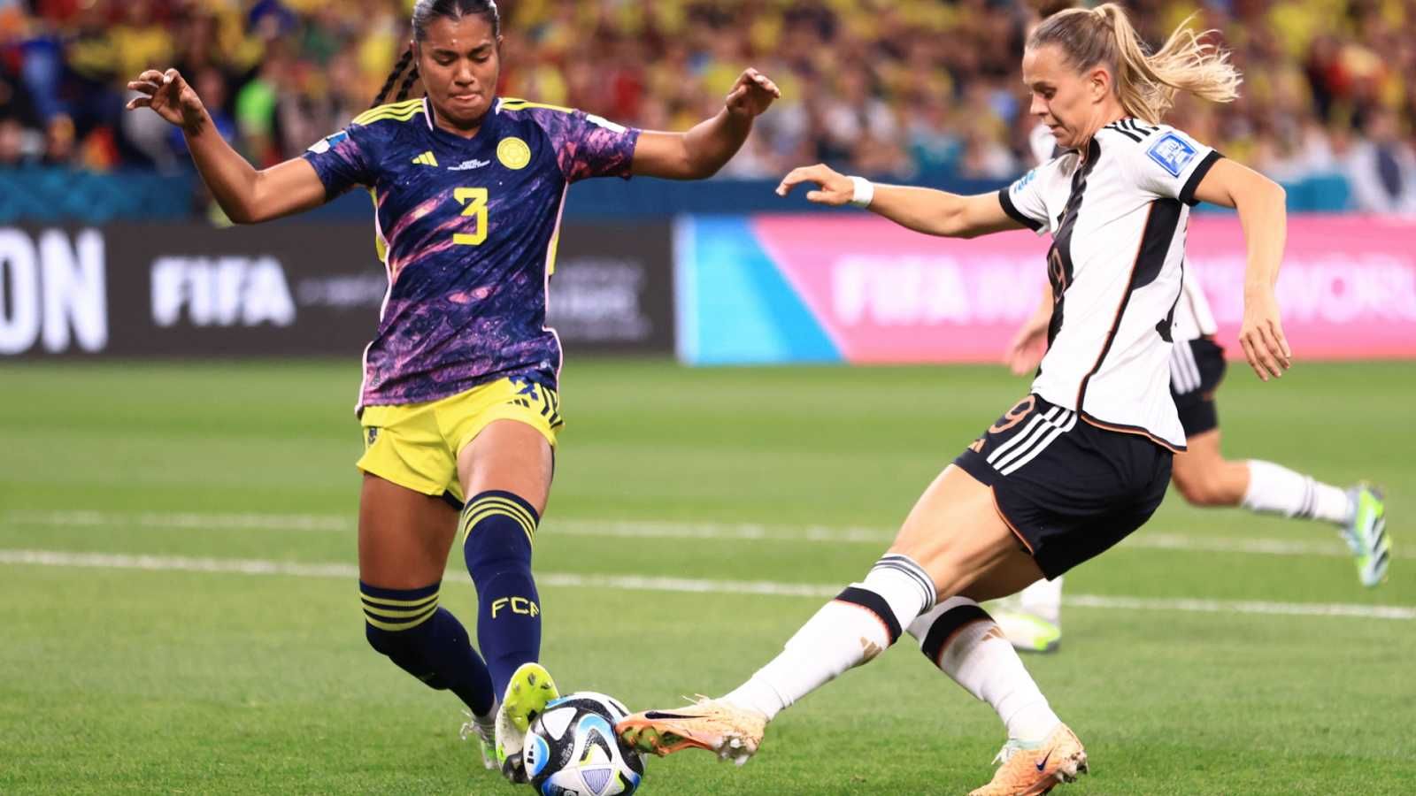 Infantino dice no poder cumplir la promesa económica que hizo a cada jugadora de la Copa Mundial Femenina de la FIFA