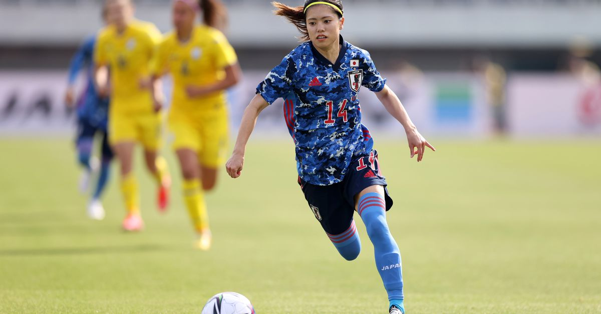 West Ham women's team sign Yui Hasegawa