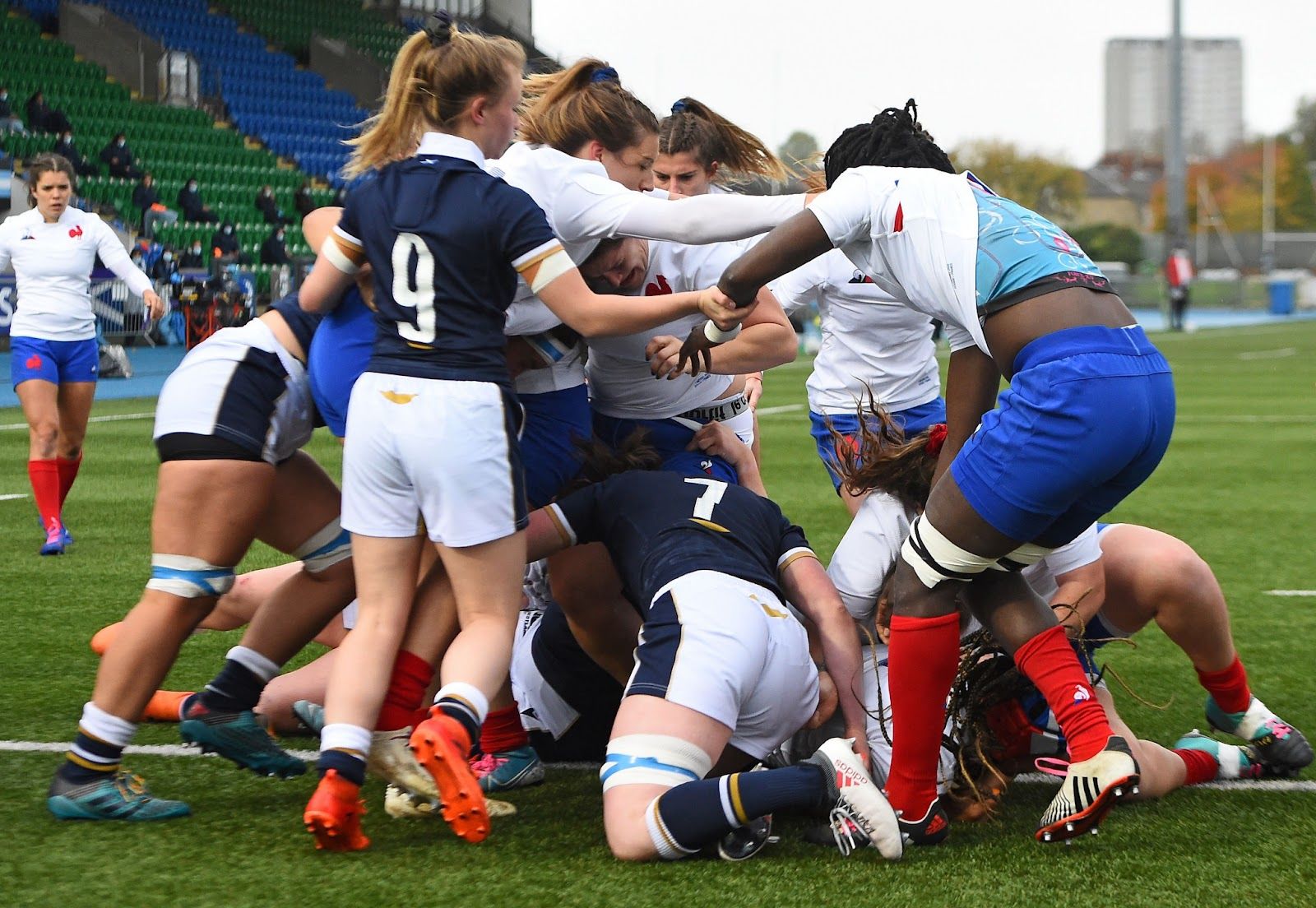 England and New Zealand rugby players will wear mouthguards for "head impact study"