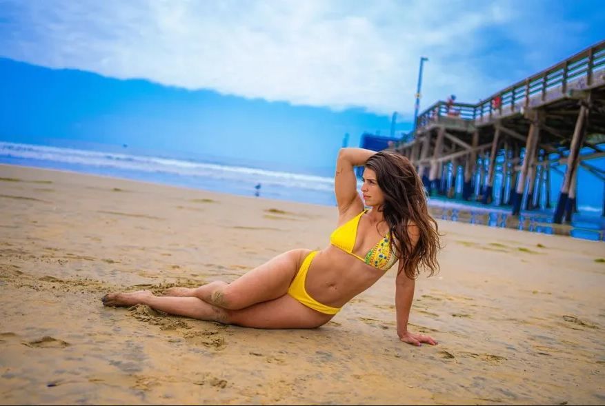 Juicy! UFC fighter Dern posts a photo from the beach