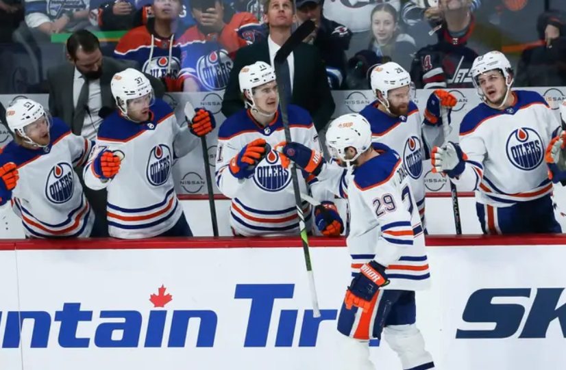 Edmonton Oilers vs Carolina Hurricanes Prediction, Betting Tips & Odds │7 DECEMBER, 2023