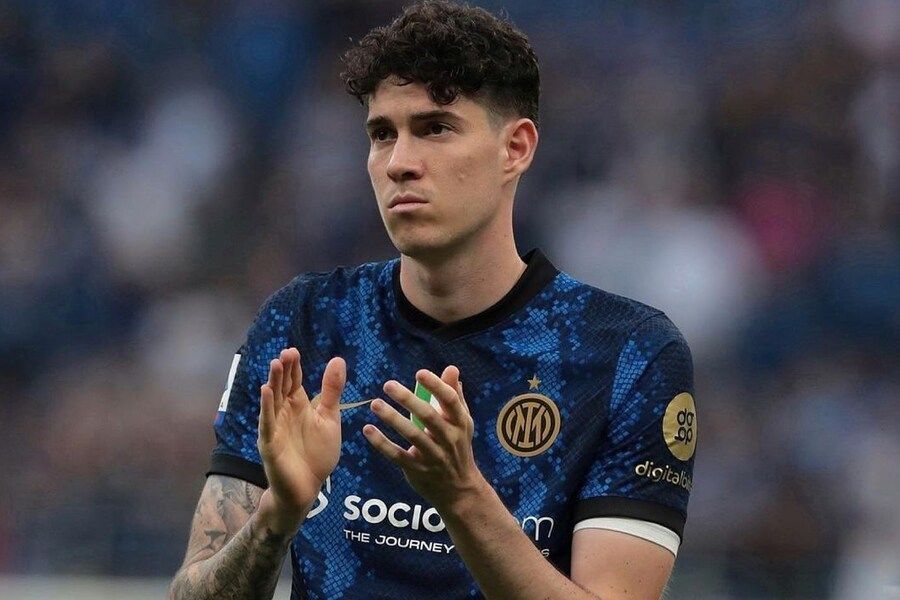 DF Alessandro Bastoni to stay with Inter Milan