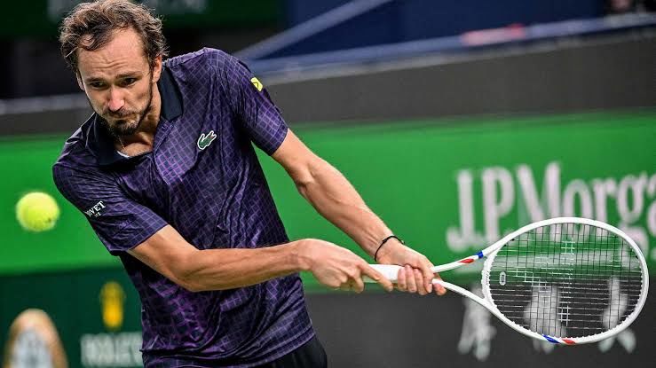 Jaume Munar vs Daniil Medvedev: Prediction for the Match on October 26, 2025