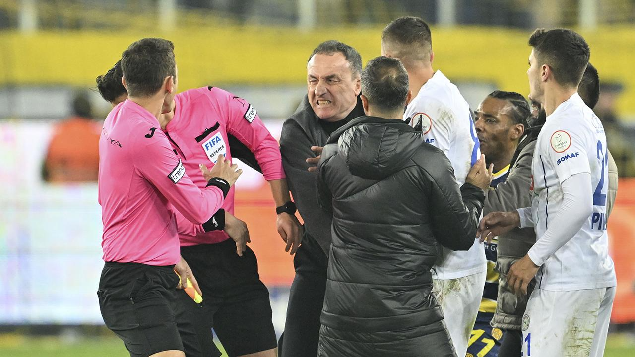 Ankaragucu President Apologizes For Beating Referee And Resigns