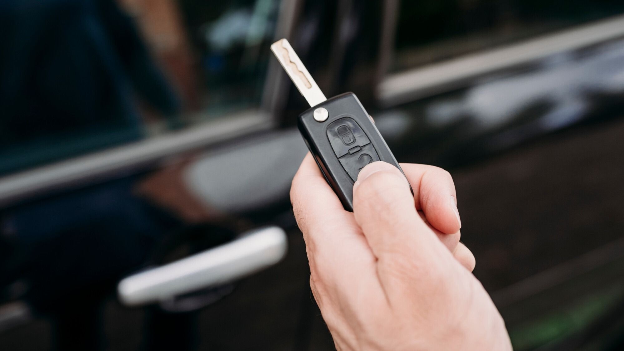 Argentine Footballer Stabbed in the Forehead with a Car Key During Match Brawl