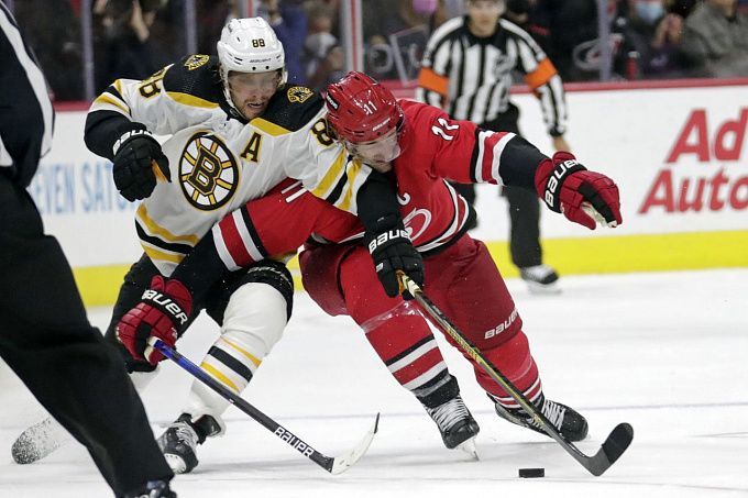 Boston Bruins vs Carolina Hurricanes Prediction, Betting Tips & Odds │8 MAY, 2022