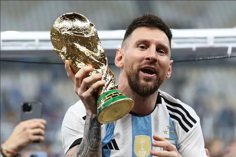 FIFA deletes post about Messi's greatness because of negative comments from Ronaldo's fans