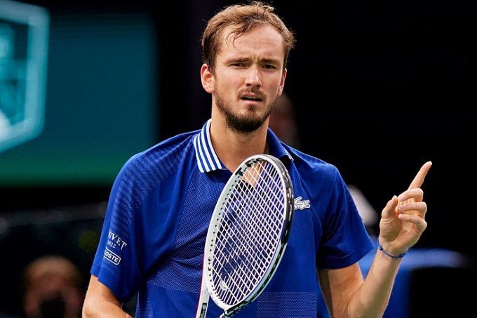 Albert Ramos vs Daniil Medvedev Prediction, Betting Tips & Odds │4 OCTOBER, 2022