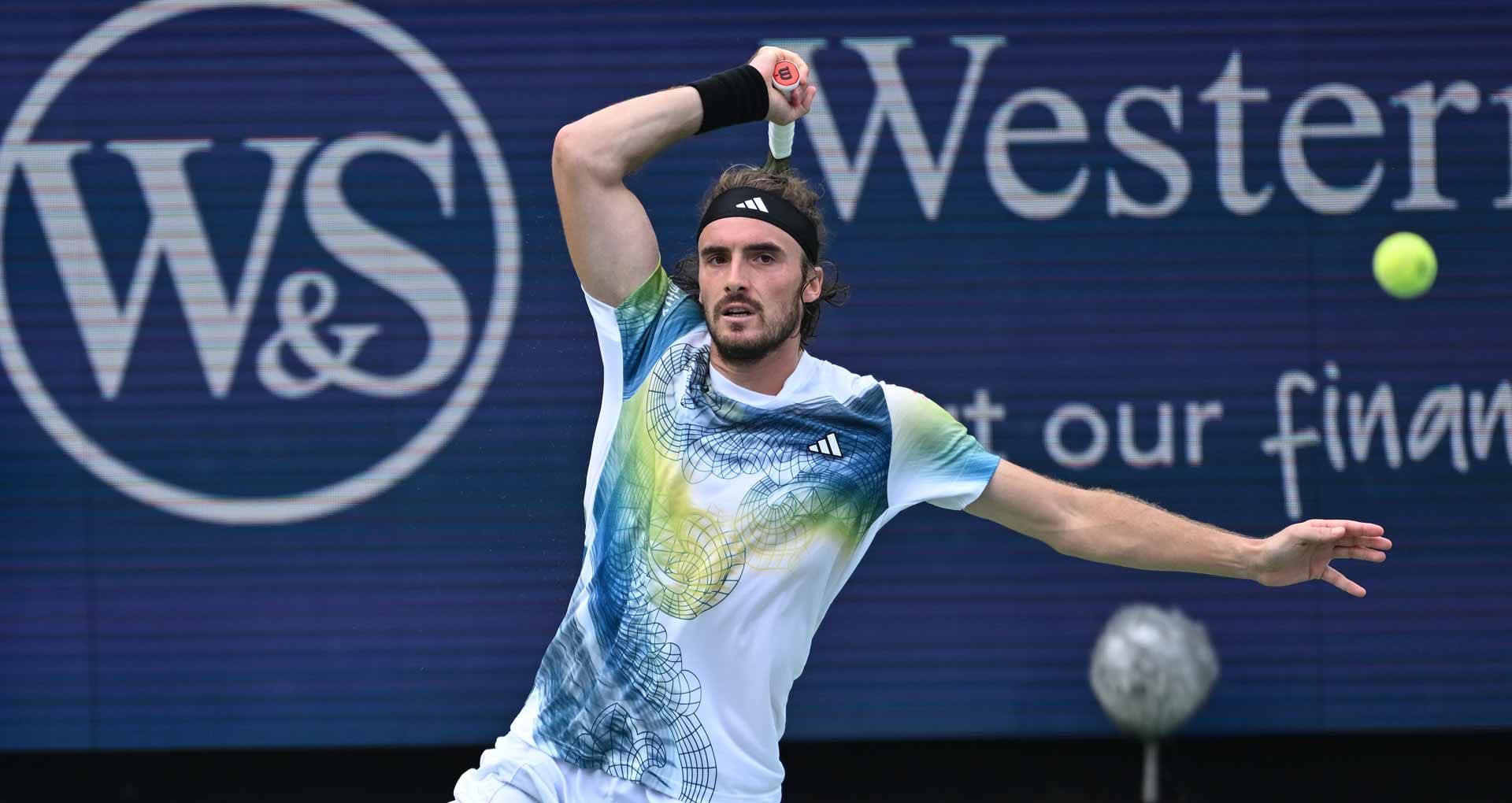 Tsitsipas le pidió al árbitro que eche a un espectador que imitó el zumbido de las abejas justo antes de su servicio